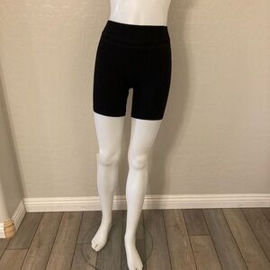 Tom Tiger Women’s Black Butt Lifting Yoga Shorts Medium